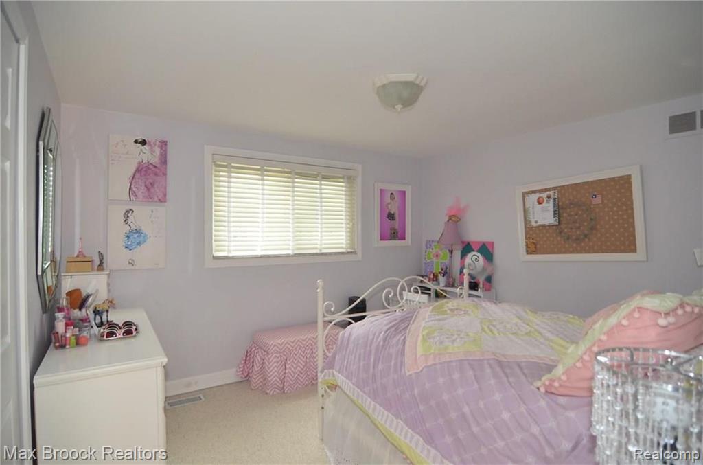 2183 Wayward Drive Rochester Hills, MI 48309 - Photo 34 of 44