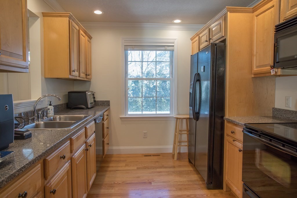 8 Hockanum Road, Unit 5 Northampton, MA 01060 - Photo 7 of 41 Gallery Image 7