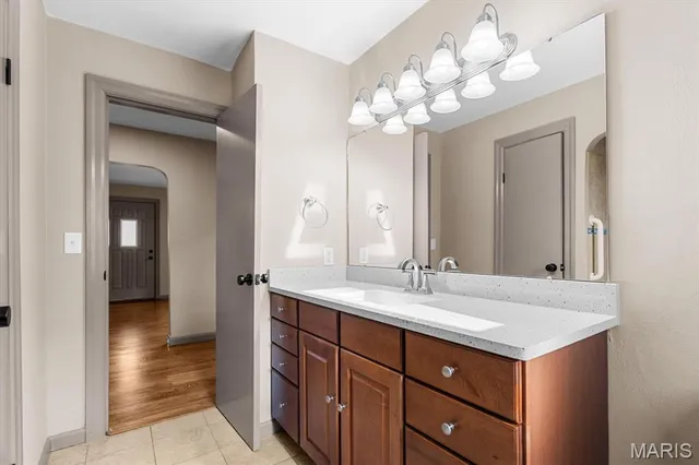 $239,900 | 1922 Muren Boulevard, Belleville, IL 62221