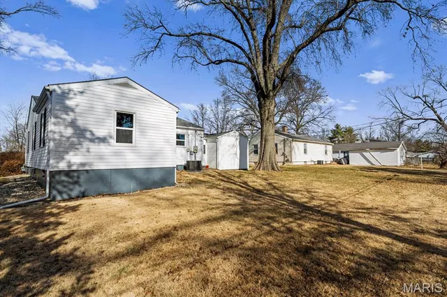 $239,900 | 1922 Muren Boulevard, Belleville, IL 62221