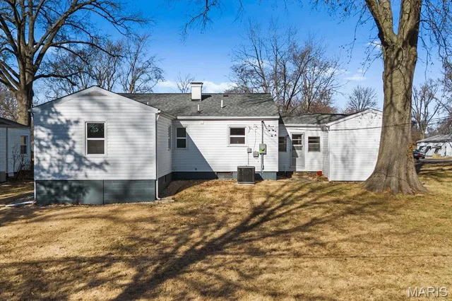 $239,900 | 1922 Muren Boulevard, Belleville, IL 62221