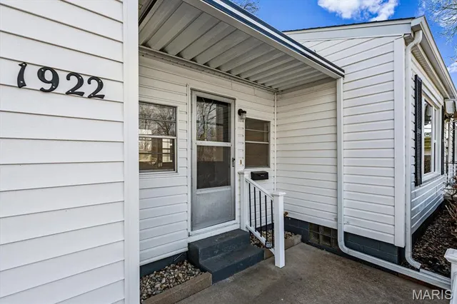 $239,900 | 1922 Muren Boulevard, Belleville, IL 62221