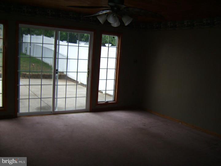 12203 Rambler Road Philadelphia, PA 19154 - Photo 14 of 15 Family Room