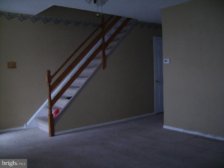 12203 Rambler Road Philadelphia, PA 19154 - Photo 4 of 15 Living Room