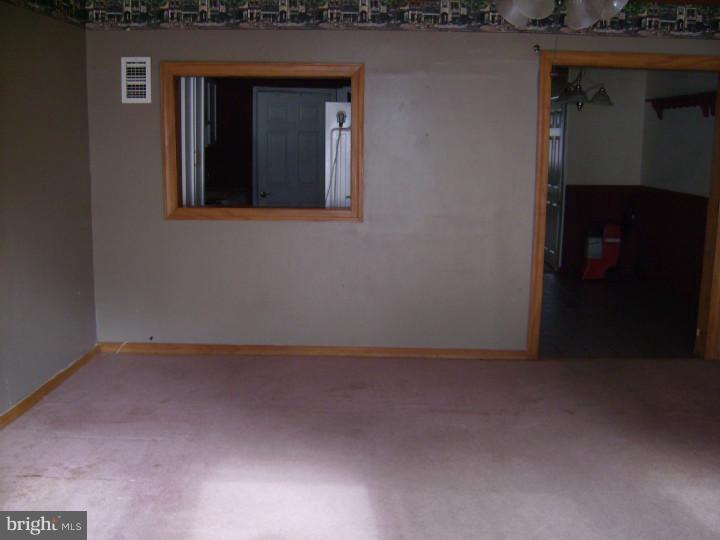 12203 Rambler Road Philadelphia, PA 19154 - Photo 8 of 15 Family Room