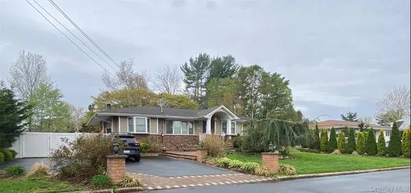 $799,000 | 21 Kevin Road, Commack, NY 11725