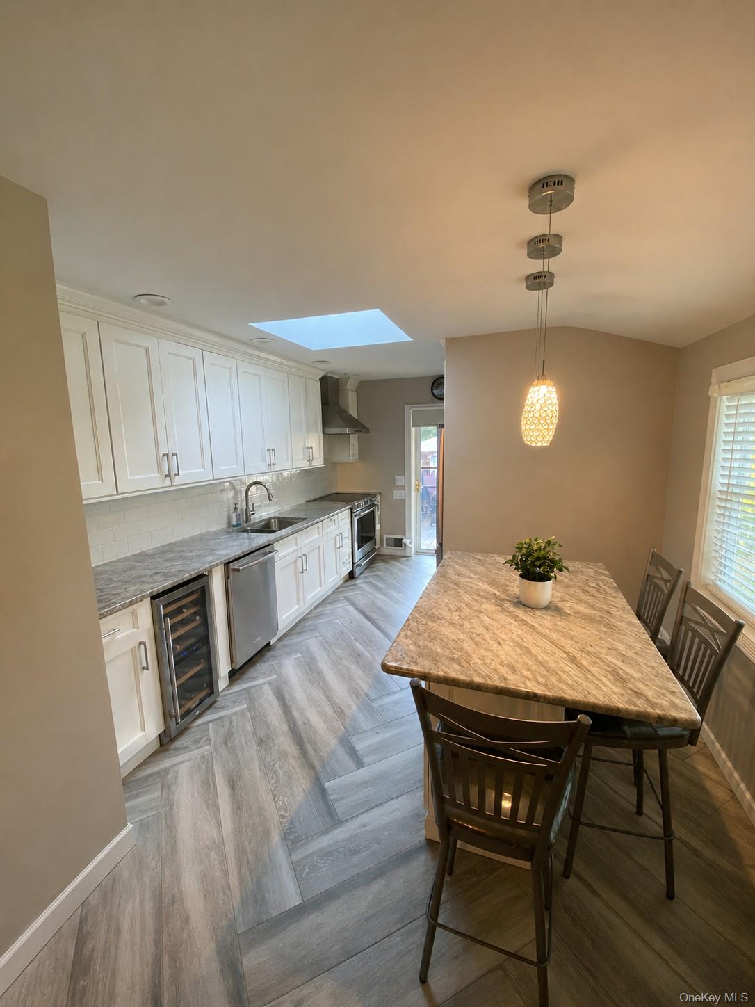 21 Kevin Road Commack, NY 11725 - Photo 4 of 7