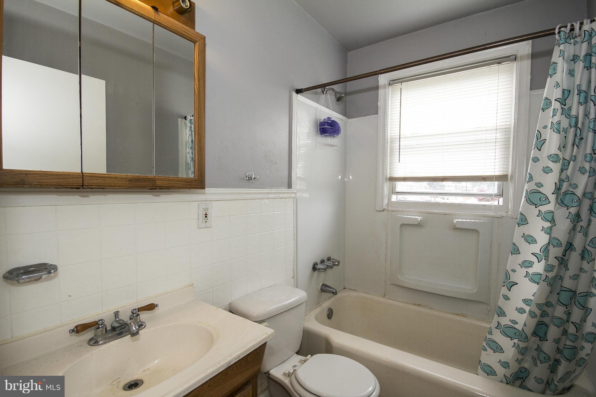 446 Westfield Road Dundalk, MD 21222 - Photo 11 of 19 Bath