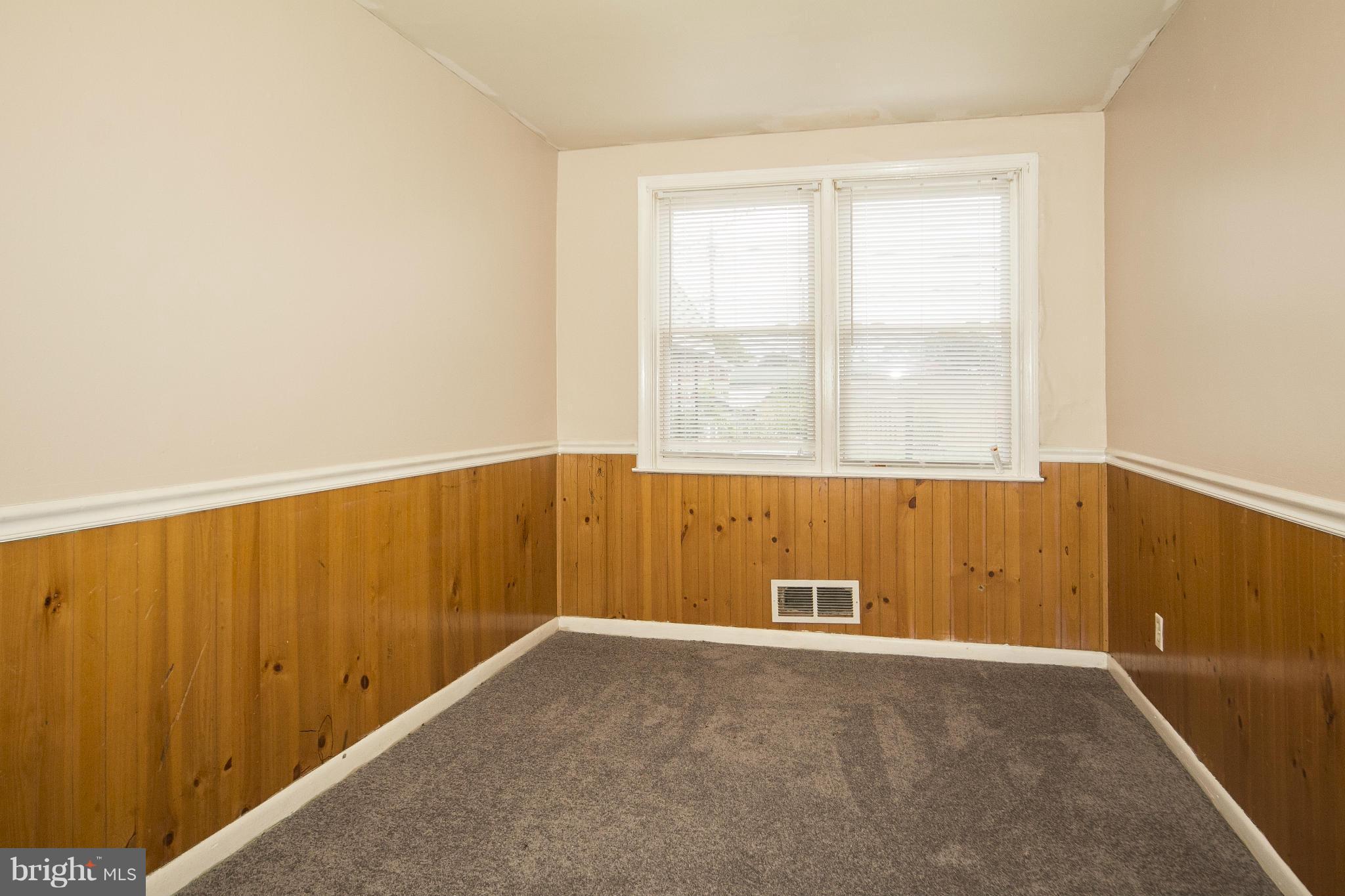 446 Westfield Road Dundalk, MD 21222 - Photo 5 of 19 Dining Room