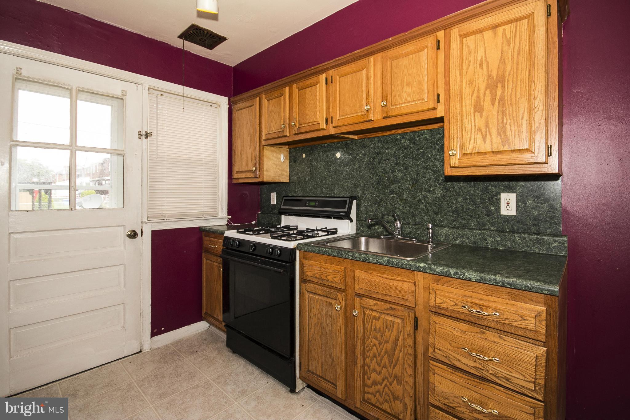 446 Westfield Road Dundalk, MD 21222 - Photo 7 of 19 Kitchen