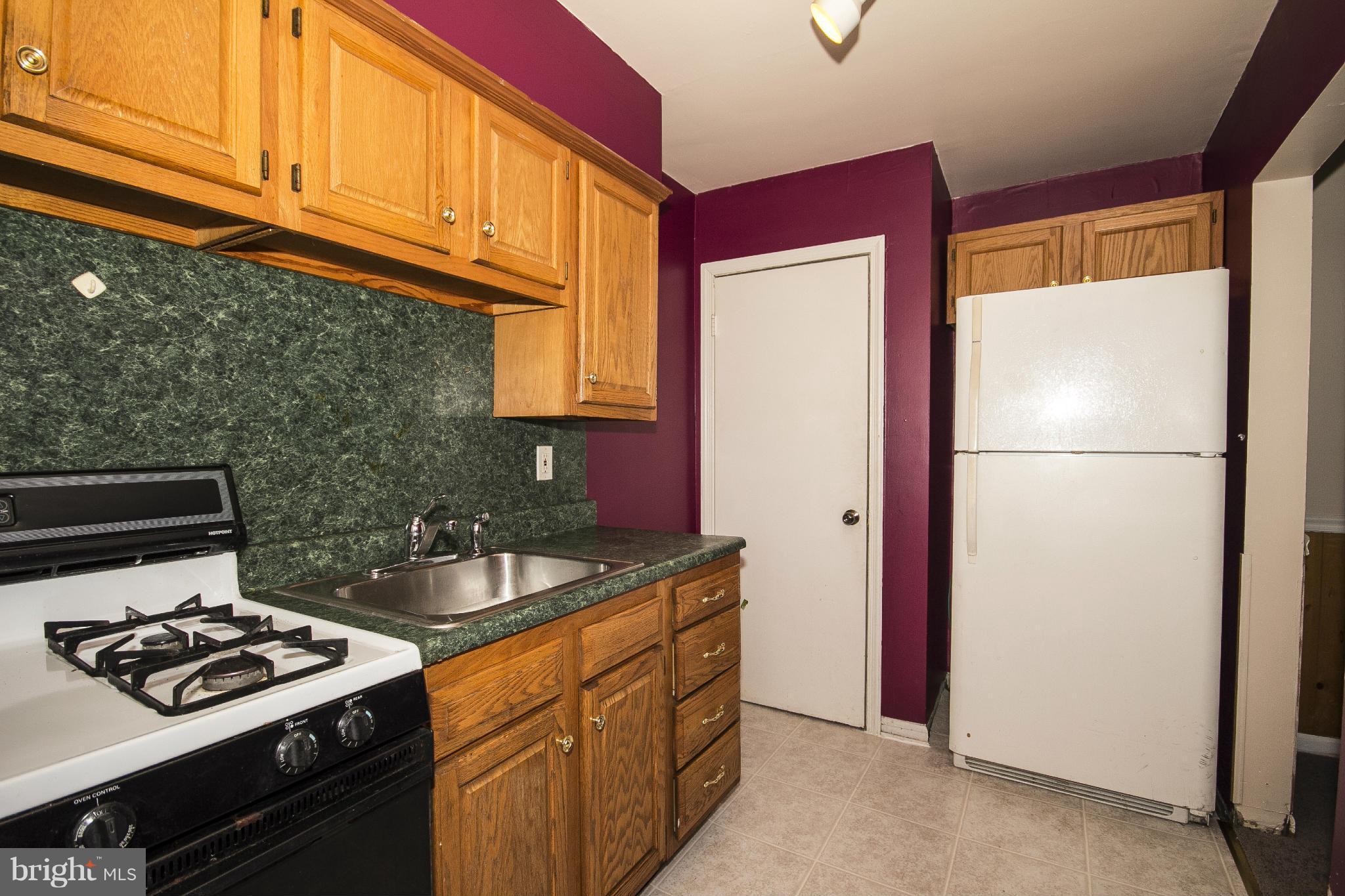 446 Westfield Road Dundalk, MD 21222 - Photo 8 of 19 Kitchen