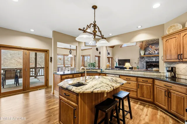 $2,100,000 | 1420 Lakeview Drive, Sharps Chapel, TN 37866