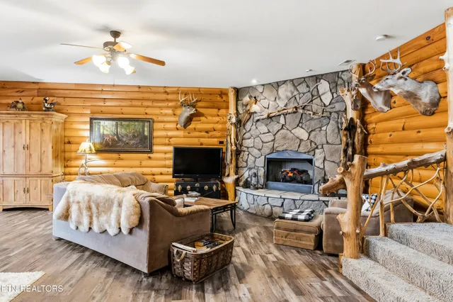 $2,100,000 | 1420 Lakeview Drive, Sharps Chapel, TN 37866