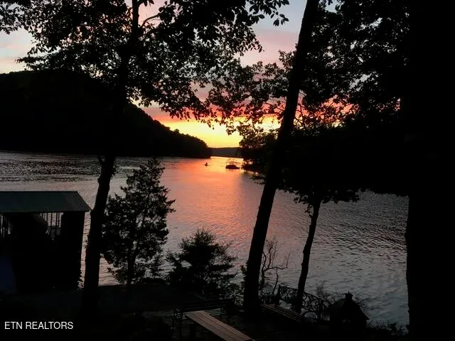 $2,100,000 | 1420 Lakeview Drive, Sharps Chapel, TN 37866