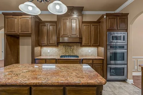 $715,000 | 211 Pack Saddle Trail, Weatherford, TX 76088