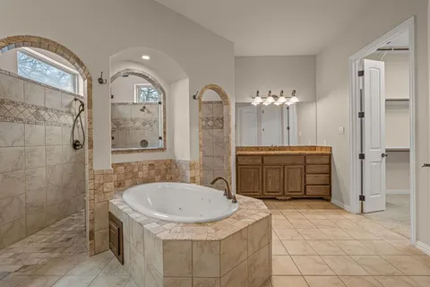 $715,000 | 211 Pack Saddle Trail, Weatherford, TX 76088