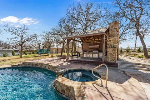 $715,000 | 211 Pack Saddle Trail, Weatherford, TX 76088