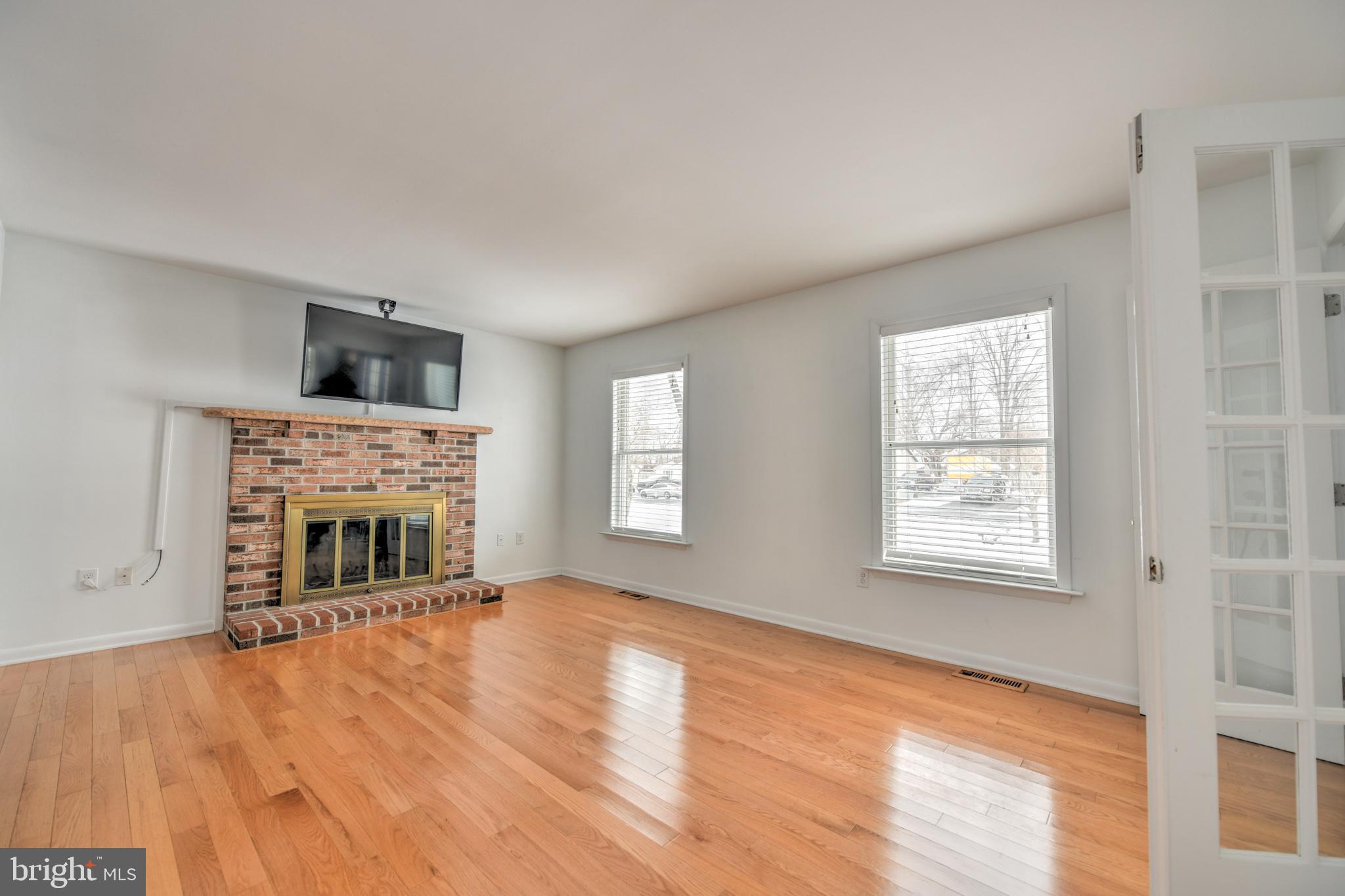 925 Monroe Manor Road Stevensville, MD 21666 - Photo 12 of 39 living room