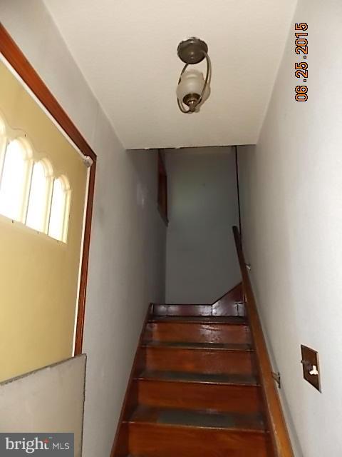 718 Old North Point Road Baltimore, MD 21222 - Photo 14 of 22 Interior (General)