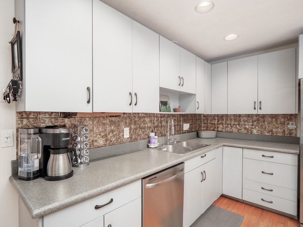 6 Kruger Road Hopkinton, MA 01748 - Photo 8 of 38 Gallery Image 8