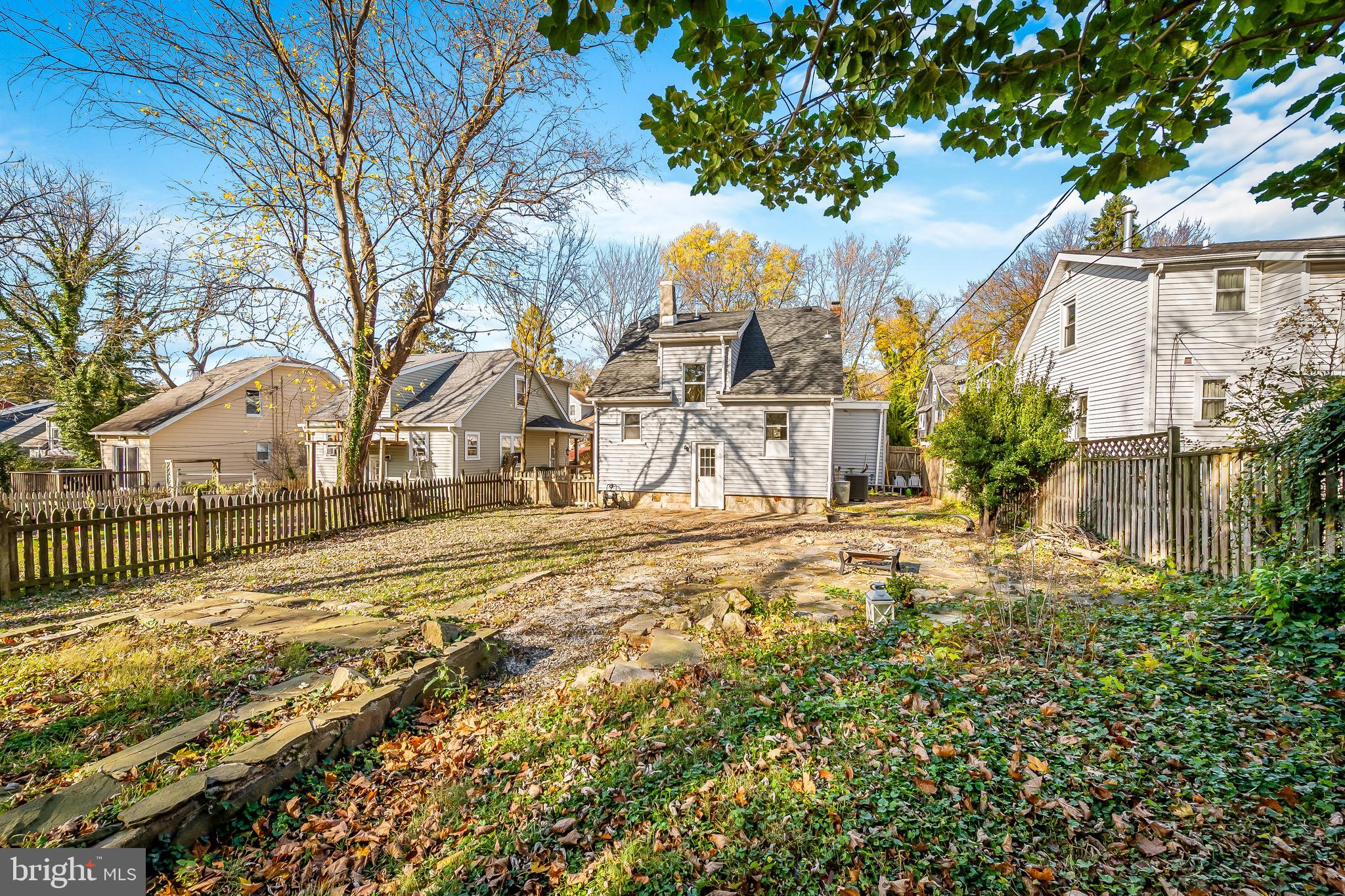 709 Cedarcroft Road Baltimore, MD 21212 - Photo 37 of 38 a view of a yard with wooden fence