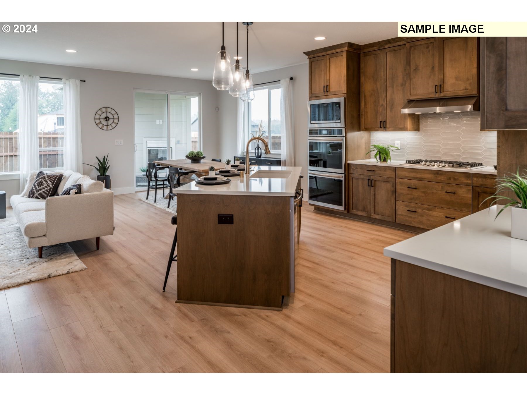 2096 South River Road Kelso, WA 98626 - Photo 5 of 17 Gallery Image 5