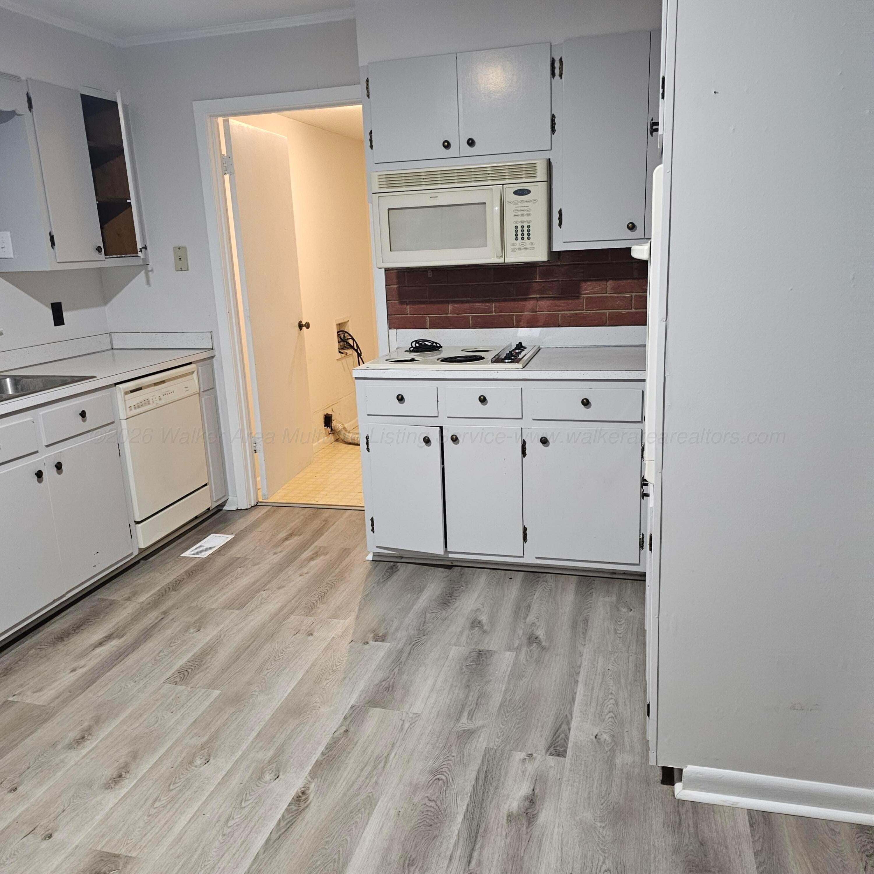 494 Pike Road Winfield, AL 35594 - Photo 6 of 12 kitchen