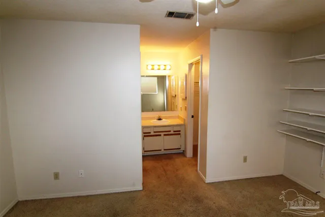 $1,200 | 5001 Grande Drive, Unit 423, Pensacola, FL 32504