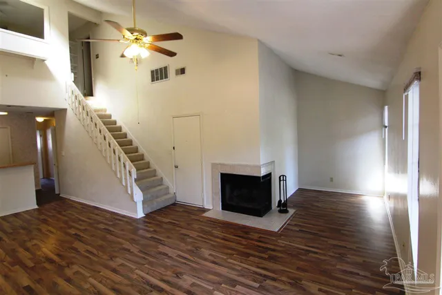 $1,200 | 5001 Grande Drive, Unit 423, Pensacola, FL 32504