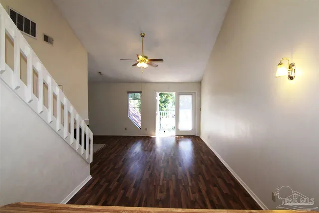 $1,200 | 5001 Grande Drive, Unit 423, Pensacola, FL 32504