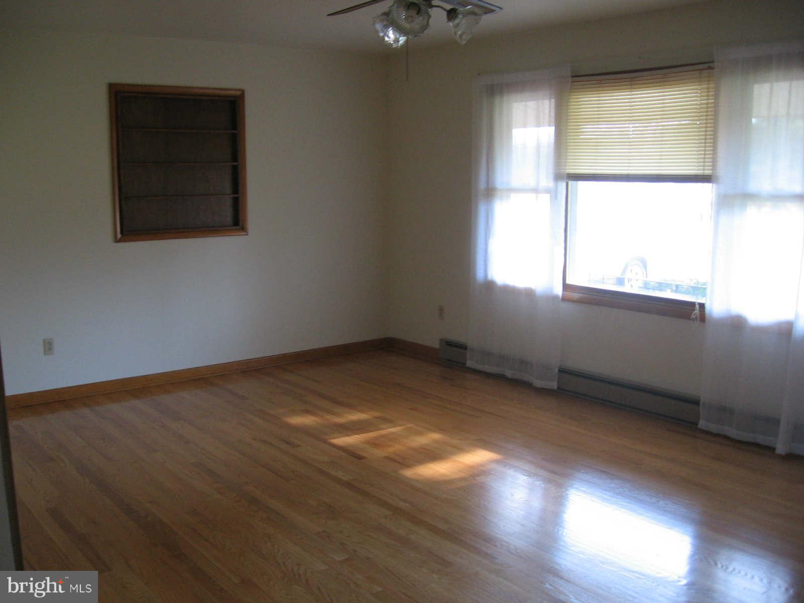 1233 Rest Church Road Clear Brook, VA 22624 - Photo 6 of 25 Living Room
