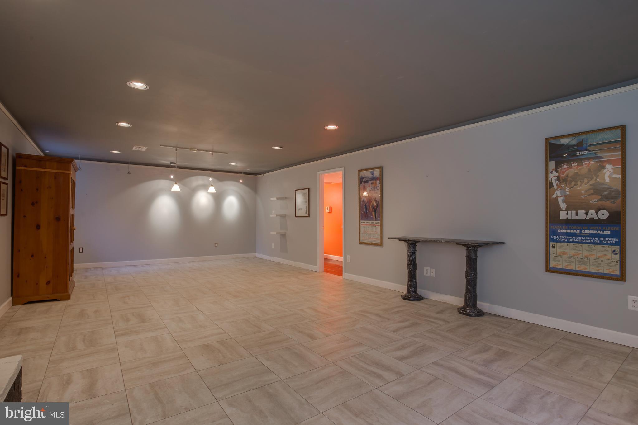 18520 Cabin Road Triangle, VA 22172 - Photo 20 of 39 Gallery Image 20