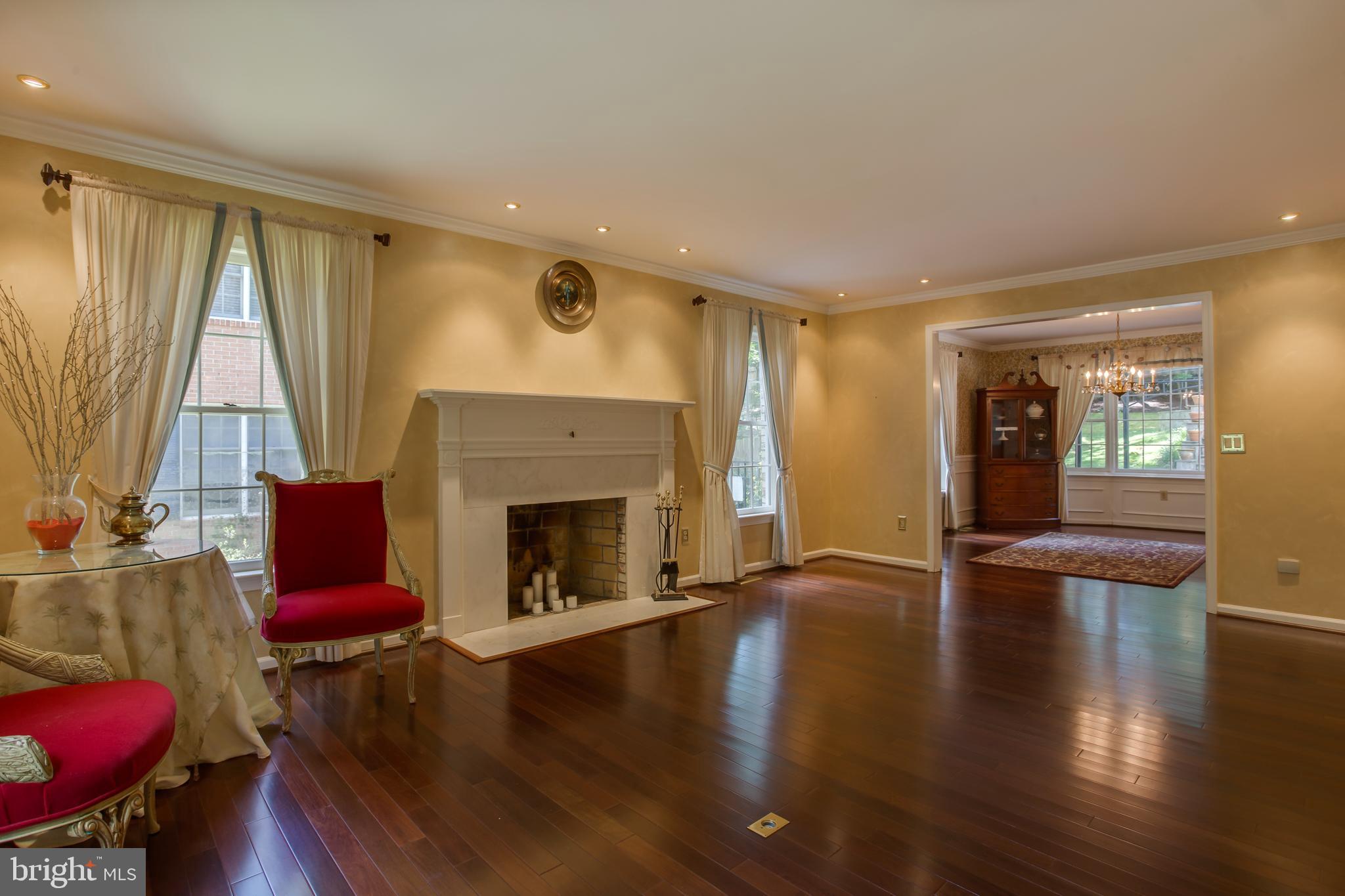 18520 Cabin Road Triangle, VA 22172 - Photo 5 of 39 Beautiful Brazilian Cherry Hardwood flooring.