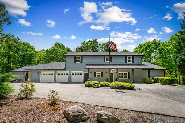 $749,000 | 940 Knollwood Lane, Mineral Bluff, GA 30559