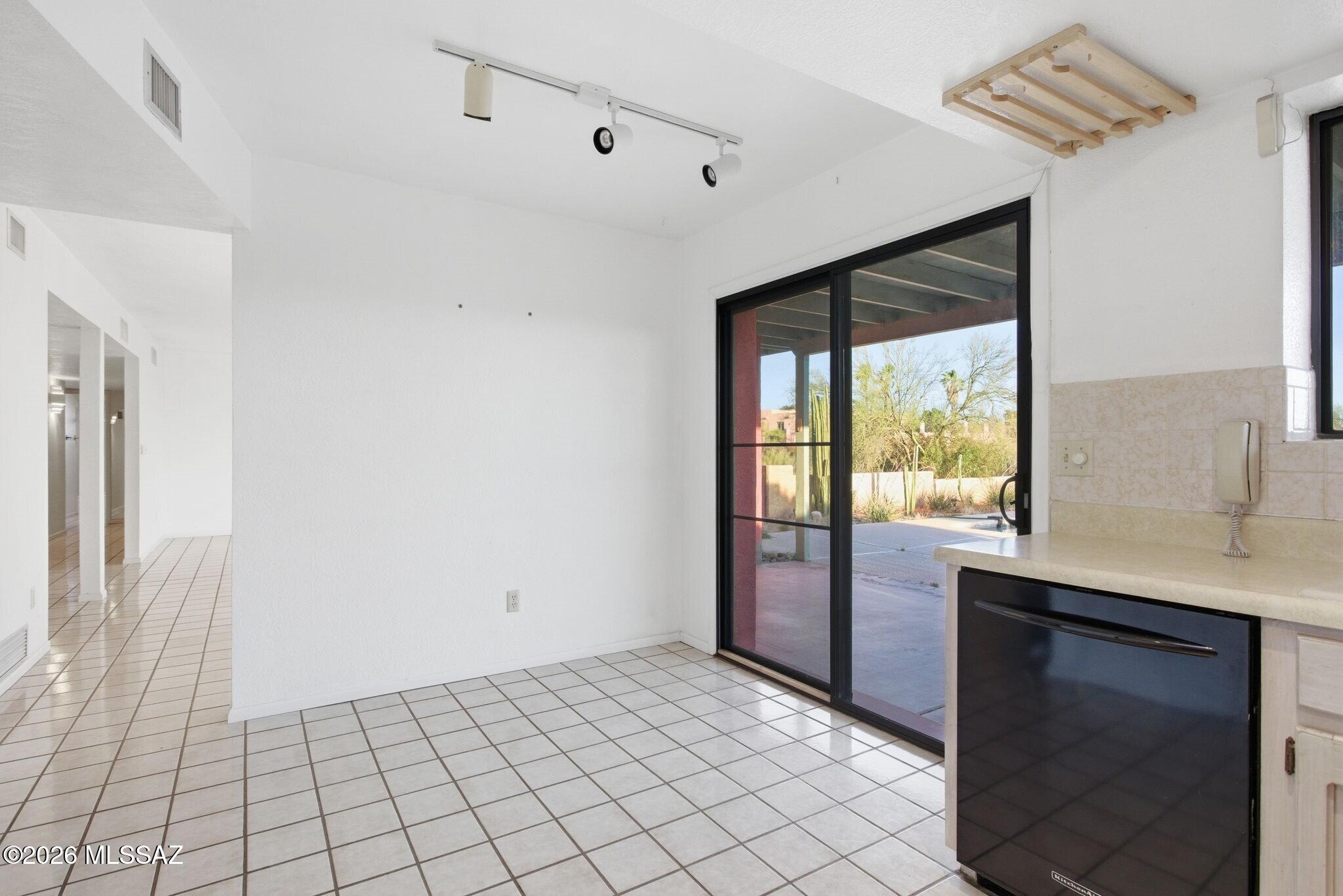 6090 East River Road Tucson, AZ 85750 - Photo 10 of 49