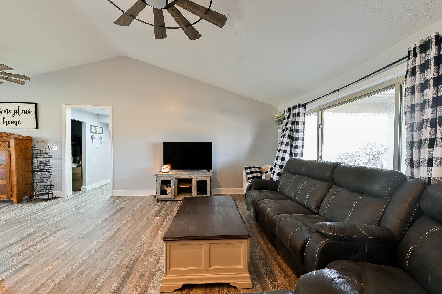 15792 Highway 250 Rising Sun, IN 47040 - Photo 7 of 33