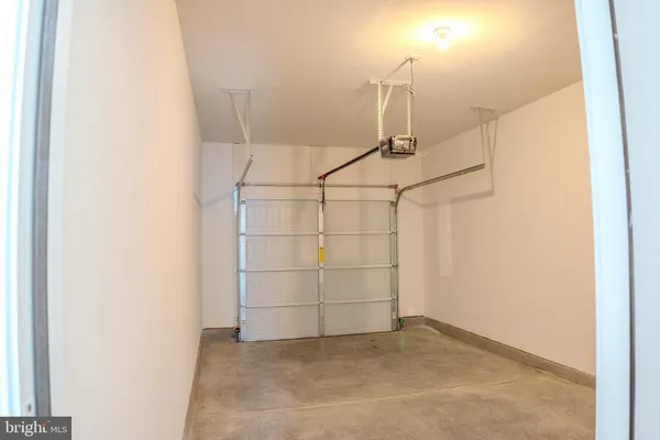 $2,100 | 104 Cramsford Street, Falling Waters, WV 25419