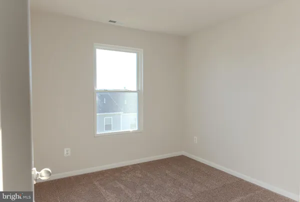 $2,100 | 104 Cramsford Street, Falling Waters, WV 25419