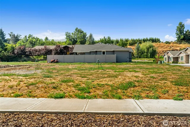 $214,900 | 2140 Covey Ridge Lane, Wenatchee, WA 98801