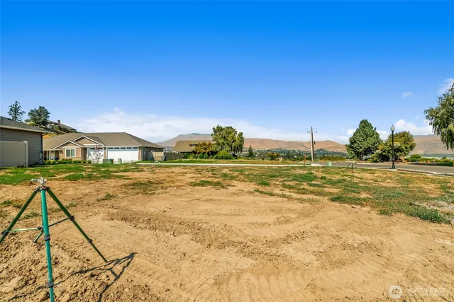 $214,900 | 2140 Covey Ridge Lane, Wenatchee, WA 98801