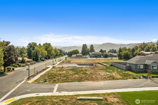 $214,900 | 2140 Covey Ridge Lane, Wenatchee, WA 98801