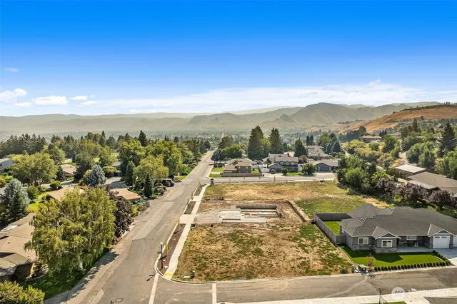 $214,900 | 2140 Covey Ridge Lane, Wenatchee, WA 98801
