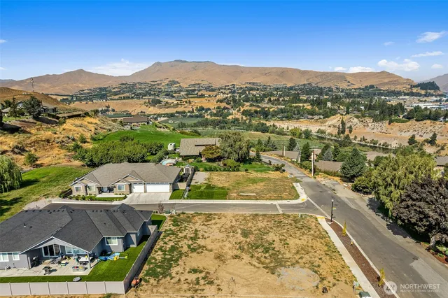 $214,900 | 2140 Covey Ridge Lane, Wenatchee, WA 98801