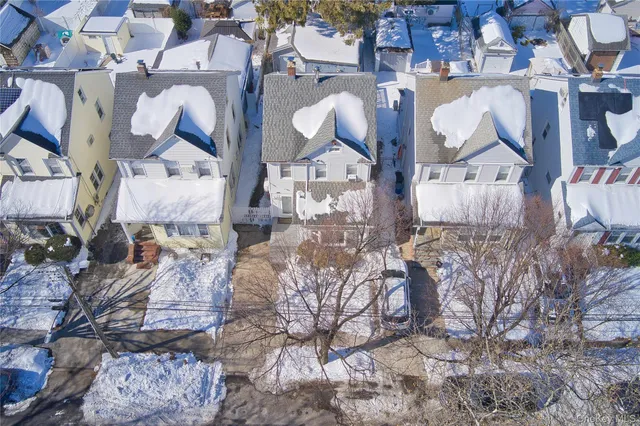 $829,000 | 89-18 239th Street | Bellerose