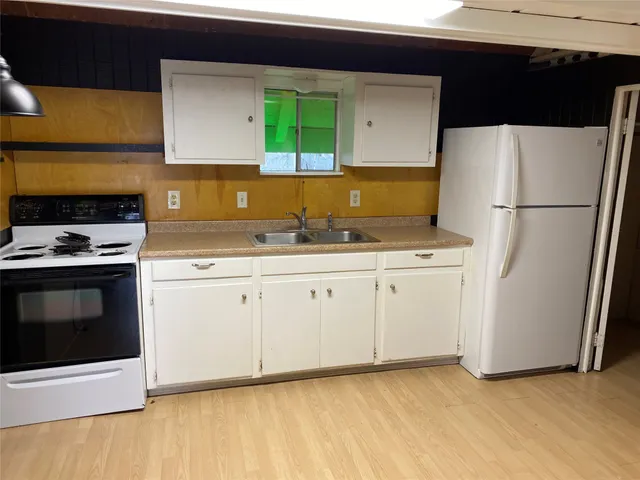 $850 | 3300 Elks Drive, Unit 4, Huntsville, TX 77340