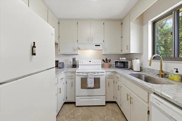 $89,900 | 216 Dixie Drive, Unit 8, Tallahassee, FL 32304