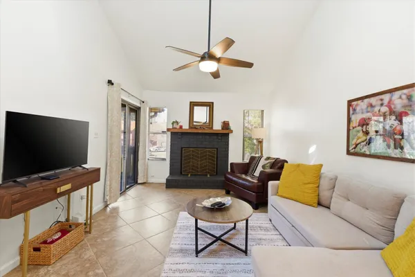 $89,900 | 216 Dixie Drive, Unit 8, Tallahassee, FL 32304