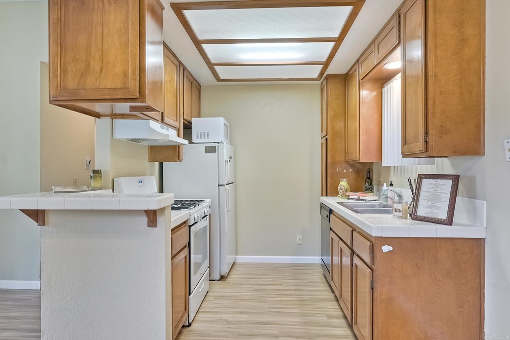 2961 Columbia Street, Unit 17 San Diego, CA 92103 - Photo 12 of 24