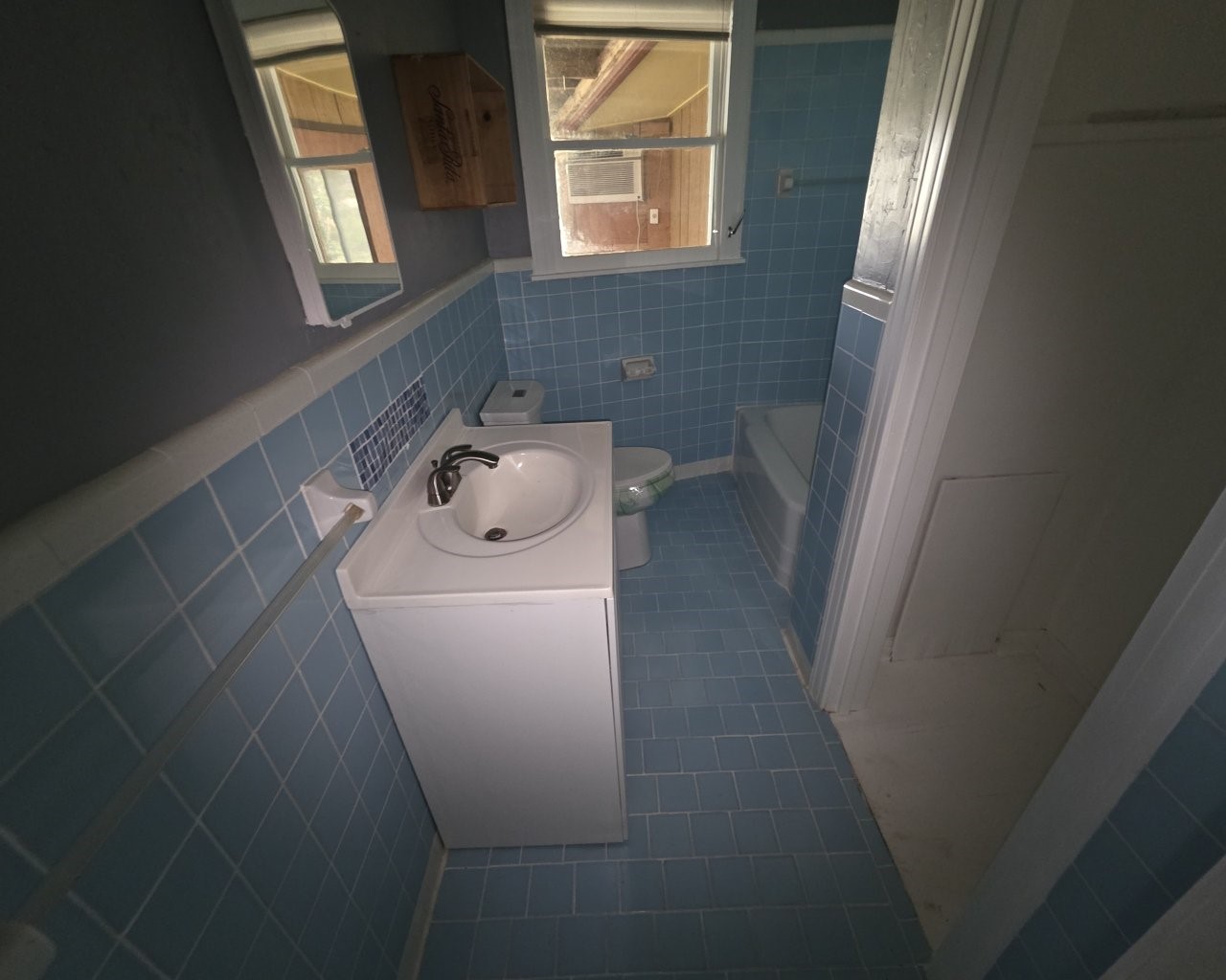 813 North Morgan Street Angleton, TX 77515 - Photo 11 of 22 Bathroom 1