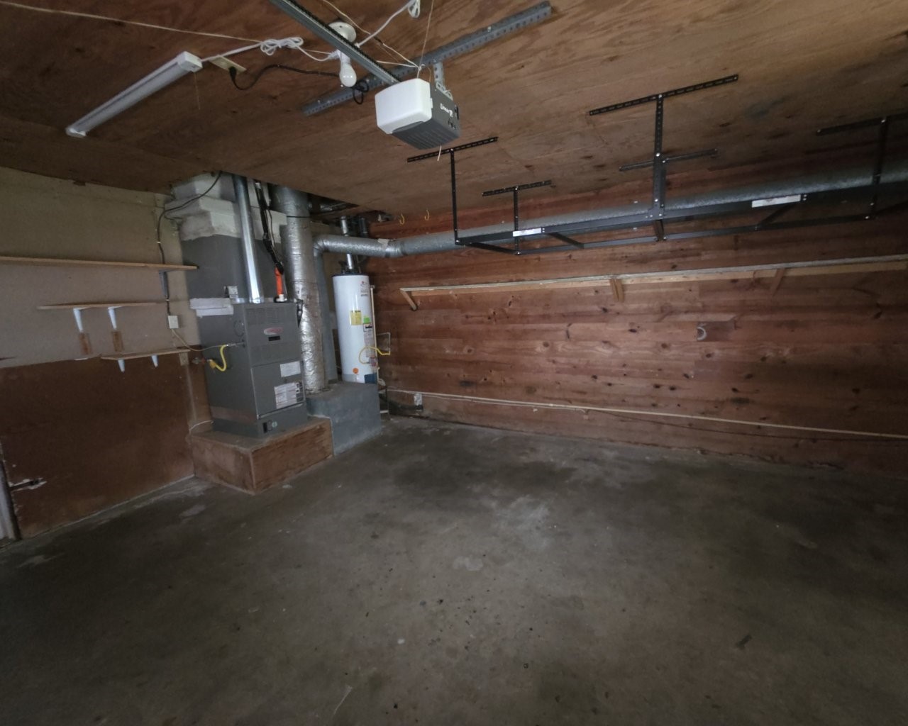 813 North Morgan Street Angleton, TX 77515 - Photo 19 of 22 Garage